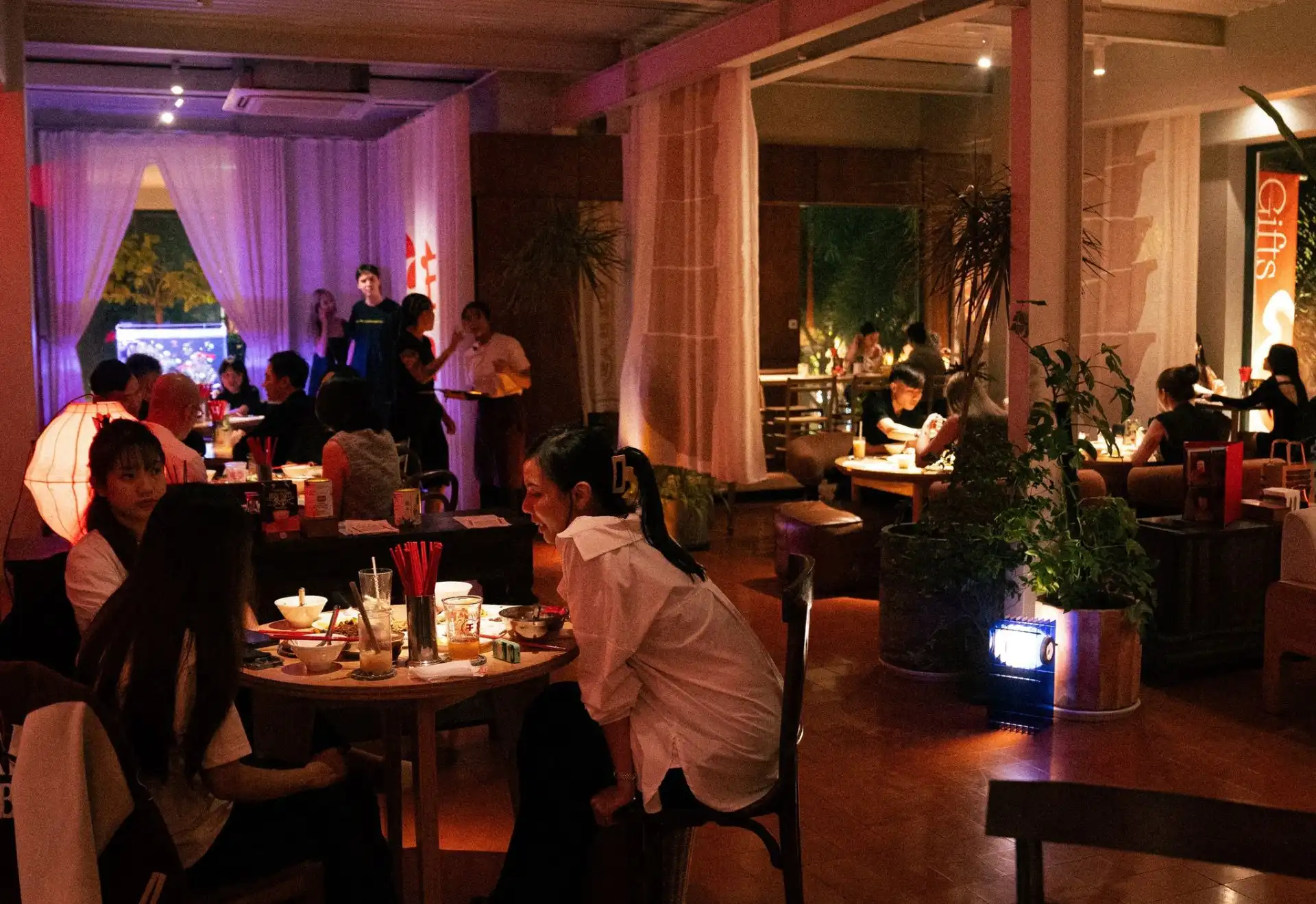 5 nhà hàng lãng mạn và ấm cúng cho đêm Valentine tại TP.HCM - 2